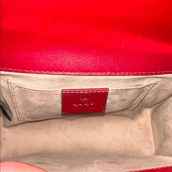GUCCI
Red Guccissima Leather Padlock Small Shoulder Bag - Picture 6 of 8